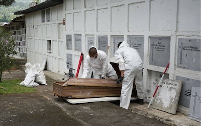 En los cementerios cercanos a Medellín hallan 24 cuerpos más de desaparecidos
